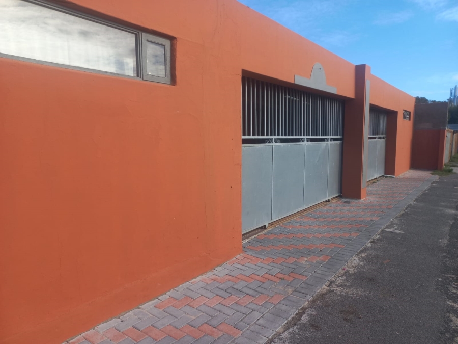 6 Bedroom Property for Sale in Woodlands Western Cape